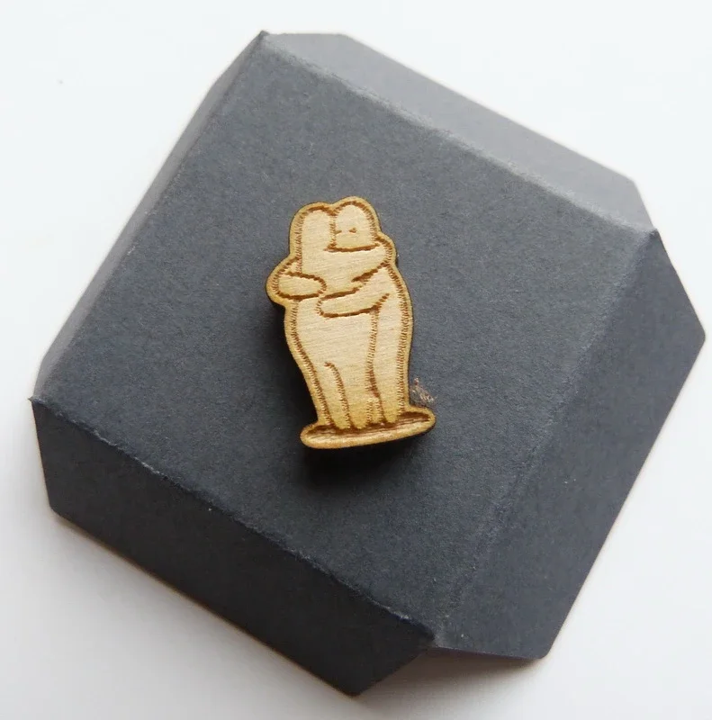 Hug Pin
